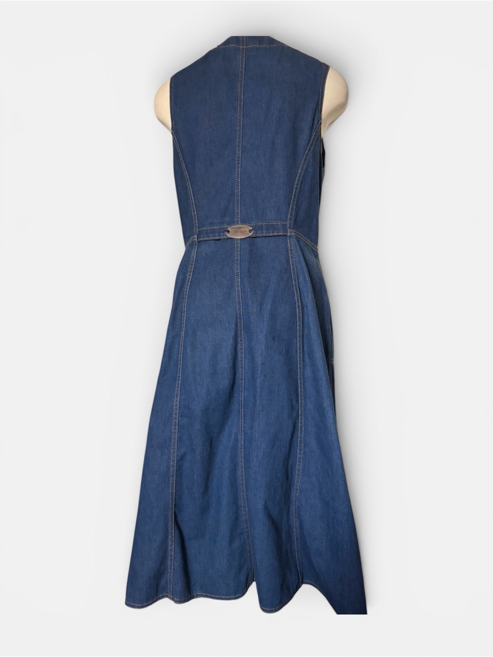 Vintage Levi’s Button-Front Dark Denim Midi Dress - Picture 3 of 6